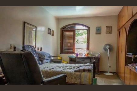 Casa à venda com 4 quartos, 438m² em Jardim Leonor, São Paulo