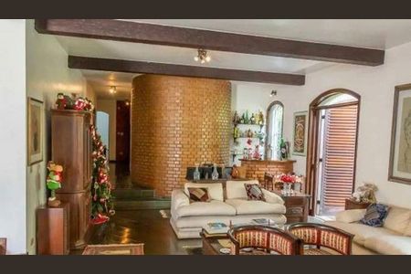 Casa à venda com 4 quartos, 438m² em Jardim Leonor, São Paulo