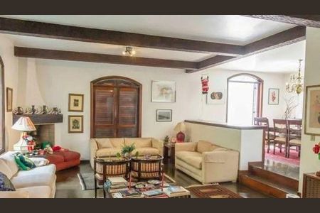 Casa à venda com 4 quartos, 438m² em Jardim Leonor, São Paulo