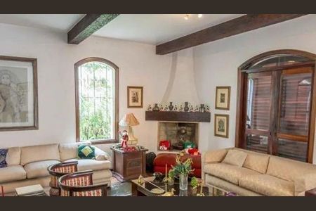 Casa à venda com 4 quartos, 438m² em Jardim Leonor, São Paulo