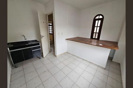 Casa à venda com 2 quartos, 158m² em Vila Nova Alba, São Paulo