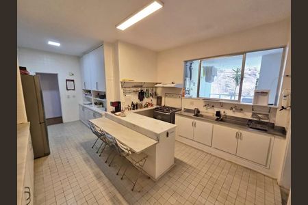 Apartamento à venda com 367m², 5 quartos e 1 vaga