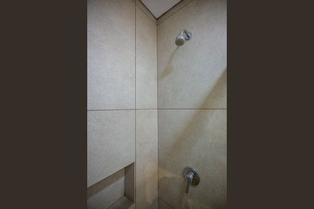 Casa à venda com 400m², 3 quartos e 4 vagasChuveiro do banheiro da Suíte 3