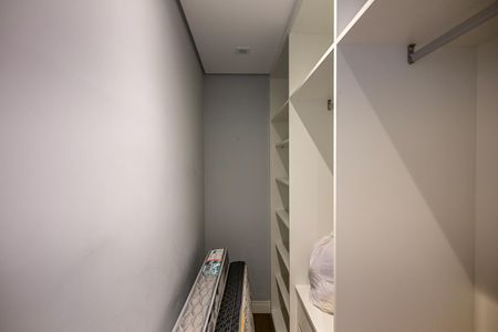 Casa à venda com 400m², 3 quartos e 4 vagasArmário da Suíte 4