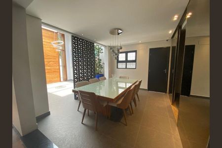 Casa à venda com 4 quartos, 400m² em Jardim Leonor, São Paulo