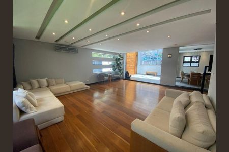 Casa à venda com 4 quartos, 400m² em Jardim Leonor, São Paulo