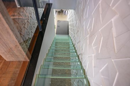 Casa à venda com 400m², 3 quartos e 4 vagasEscada