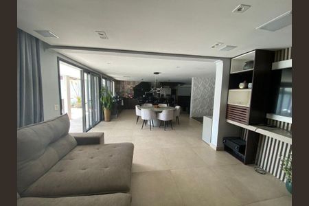 Casa à venda com 4 quartos, 400m² em Jardim Leonor, São Paulo