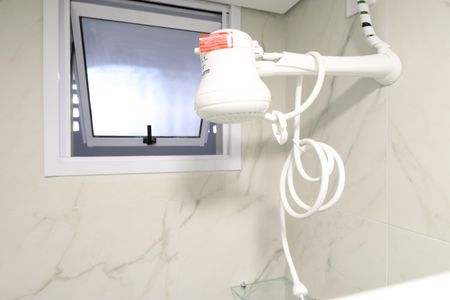 Banheiro de kitnet/studio para alugar com 1 quarto, 20m² em Barra Funda, São Paulo