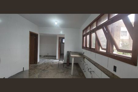 Casa para alugar com 7 quartos, 640m² em Santa Tereza, Belo Horizonte