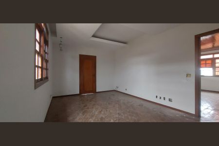 Casa para alugar com 640m², 7 quartos e 6 vagas