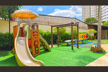 Apartamento à venda com 50m², 2 quartos e 1 vaga Apartamento à venda com 50m², 2 quartos e 1 vagaÁrea comum - Playground