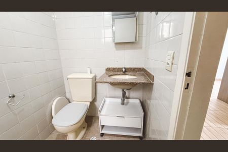 Apartamento à venda com 70m², 3 quartos e 2 vagas Apartamento à venda com 70m², 3 quartos e 2 vagasBanheiro da Suíte