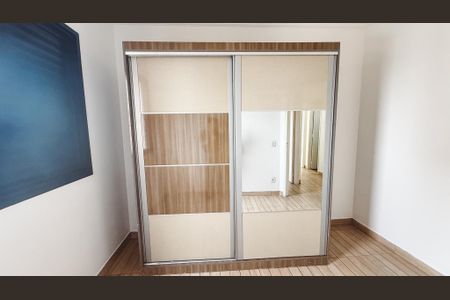 Apartamento à venda com 70m², 3 quartos e 2 vagas Apartamento à venda com 70m², 3 quartos e 2 vagasQuarto 2