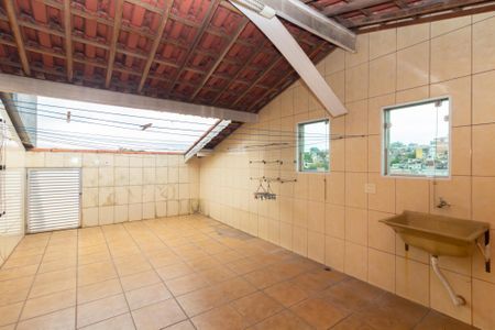 Casa à venda com 368m², 3 quartos e 4 vagas Casa à venda com 368m², 3 quartos e 4 vagasÁrea de Serviço