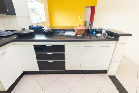 Casa à venda com 368m², 3 quartos e 4 vagas Casa à venda com 368m², 3 quartos e 4 vagasCozinha