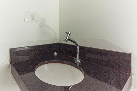 Banheiro de kitnet/studio para alugar com 1 quarto, 42m² em Centro Histórico de São Paulo, São Paulo