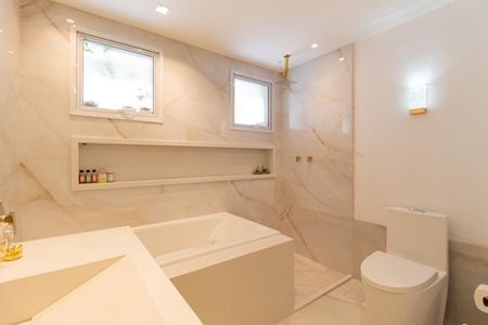 Apartamento à venda com 92m², 2 quartos e 2 vagasBanheiro da suíte 1