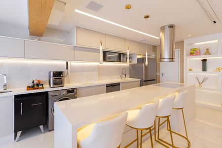 Apartamento à venda com 92m², 2 quartos e 2 vagasCozinha e área de serviço