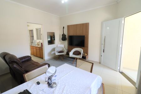 Sala de casa à venda com 2 quartos, 180m² em Jardim das Flores, Osasco