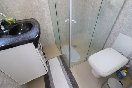 Casa à venda com 180m², 2 quartos e 5 vagasBanheiro da Suíte 2