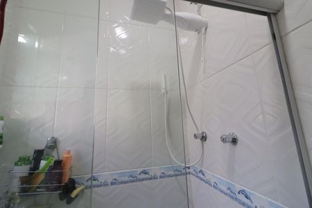 Casa à venda com 180m², 2 quartos e 5 vagasBanheiro da Suíte 1