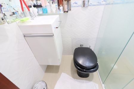 Casa à venda com 180m², 2 quartos e 5 vagasBanheiro da Suíte 1