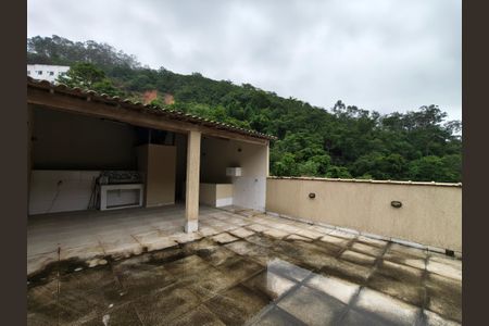Casa de condomínio para alugar com 230m², 3 quartos e 2 vagas