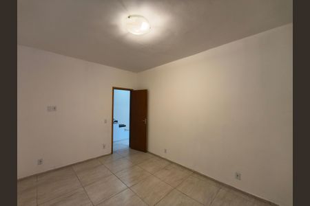 Casa de condomínio para alugar com 230m², 3 quartos e 2 vagas