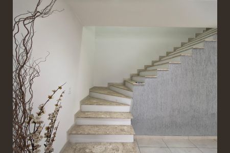 Casa de condomínio para alugar com 230m², 3 quartos e 2 vagas