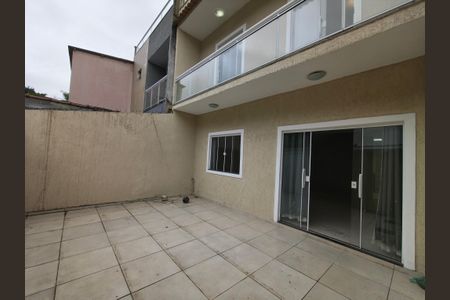 Casa de condomínio para alugar com 230m², 3 quartos e 2 vagas