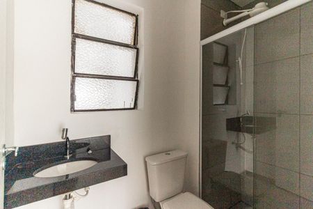 Banheiro de kitnet/studio para alugar com 1 quarto, 44m² em Centro Histórico de São Paulo, São Paulo