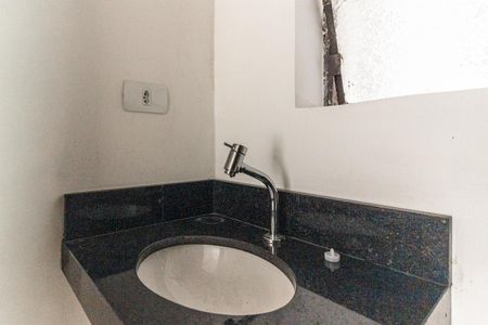 Banheiro de kitnet/studio para alugar com 1 quarto, 44m² em Centro Histórico de São Paulo, São Paulo