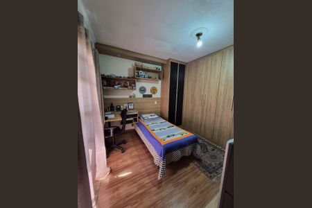 Casa à venda com 4 quartos, 183m² em Jardim Marek, Santo André