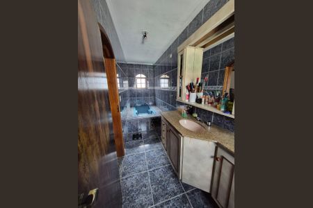 Casa à venda com 4 quartos, 183m² em Jardim Marek, Santo André