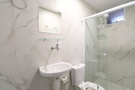 Banheiro de kitnet/studio para alugar com 1 quarto, 16m² em Barra Funda, São Paulo