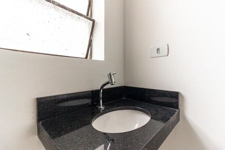 Banheiro de kitnet/studio para alugar com 1 quarto, 41m² em Centro Histórico de São Paulo, São Paulo
