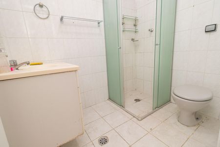 Casa de condomínio para alugar com 64m², 2 quartos e 2 vagas Casa de condomínio para alugar com 64m², 2 quartos e 2 vagasBanheiro