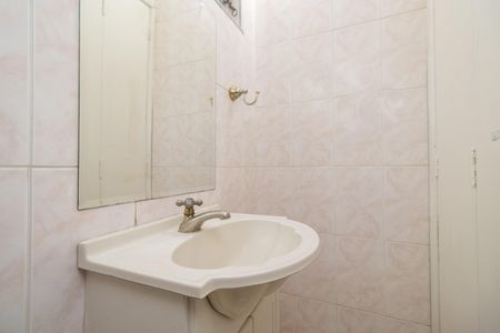 Casa de condomínio para alugar com 64m², 2 quartos e 2 vagas Casa de condomínio para alugar com 64m², 2 quartos e 2 vagasLavabo