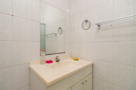 Casa de condomínio para alugar com 64m², 2 quartos e 2 vagas Casa de condomínio para alugar com 64m², 2 quartos e 2 vagasBanheiro