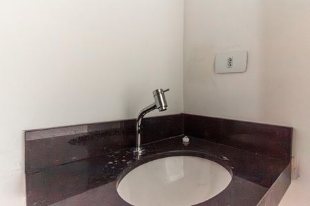 Banheiro de kitnet/studio para alugar com 1 quarto, 41m² em Centro Histórico de São Paulo, São Paulo