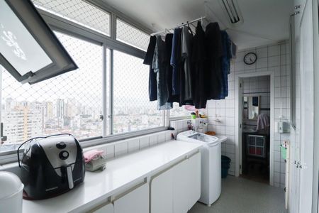 Apartamento à venda com 170m², 3 quartos e 2 vagasÁrea de Serviço e Banheiro de Serviço