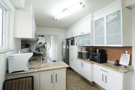 Apartamento à venda com 170m², 3 quartos e 2 vagasCozinha