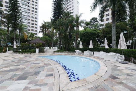 Apartamento à venda com 170m², 3 quartos e 2 vagasPiscina