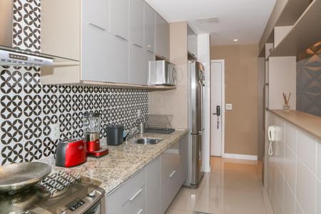 Apartamento à venda com 83m², 2 quartos e 2 vagasCozinha e Área de Serviço