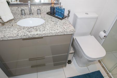 Apartamento à venda com 83m², 2 quartos e 2 vagasBanheiro Social