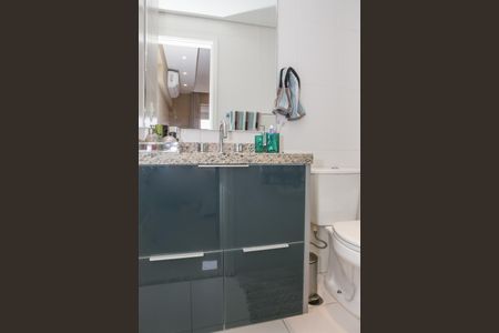 Apartamento à venda com 83m², 2 quartos e 2 vagasBanheiro da Suíte