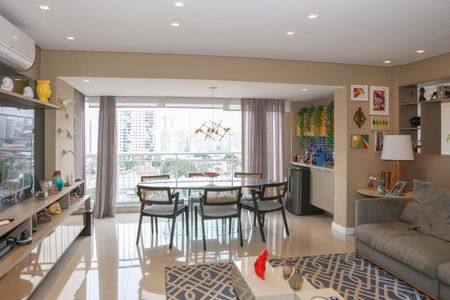 Apartamento à venda com 83m², 2 quartos e 2 vagasSala