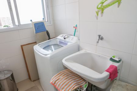 Apartamento à venda com 83m², 2 quartos e 2 vagasCozinha e Área de Serviço