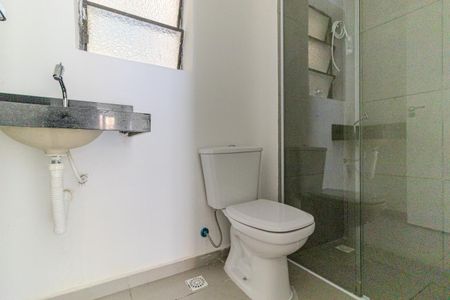 Banheiro de kitnet/studio para alugar com 1 quarto, 44m² em Centro Histórico de São Paulo, São Paulo